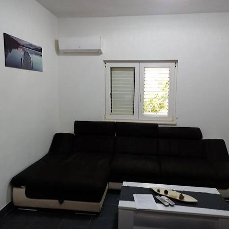 Apartamento Obiteljski Stan Kastel Luksic Kaštela Exterior foto