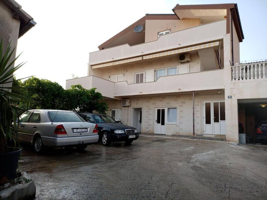 Apartamento Obiteljski Stan Kastel Luksic Kaštela Exterior foto